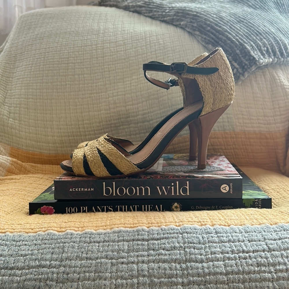 Joie. Wicker heels